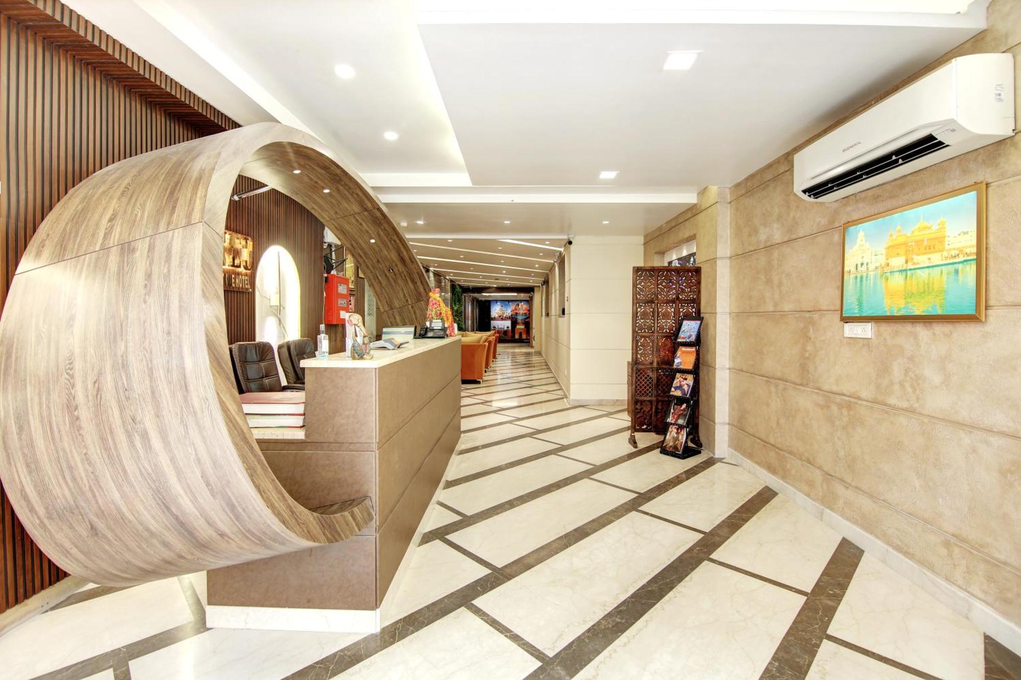 Hotel Neu Villa - Near Connaught Place & New Delhi Railway Station Új-Delhi Kültér fotó