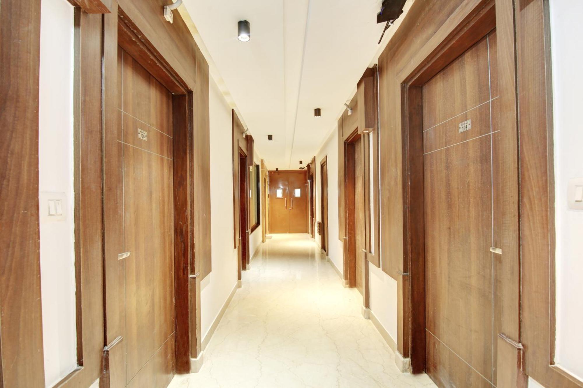 Hotel Neu Villa - Near Connaught Place & New Delhi Railway Station Új-Delhi Kültér fotó